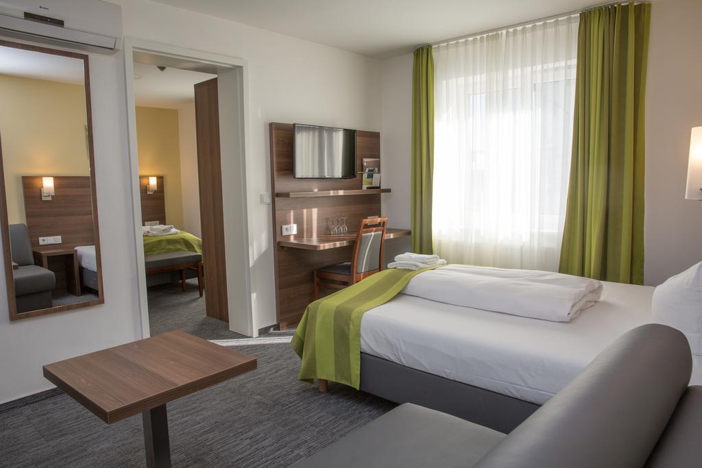 Goethe Hotel Messe By Trip Inn Frankfurt am Main Exterior photo